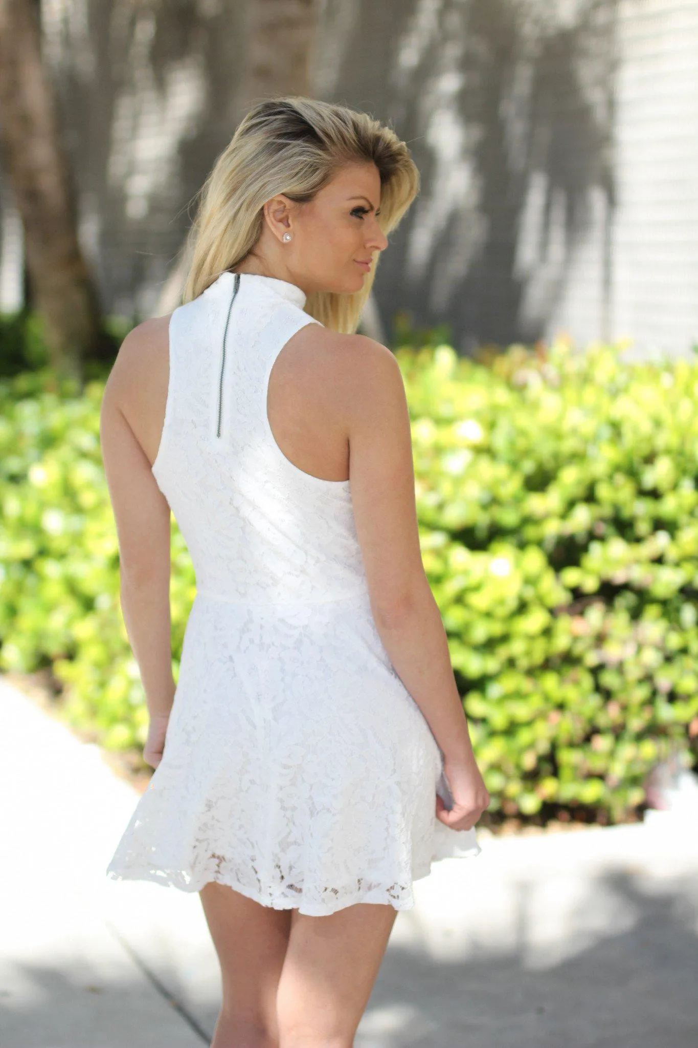 White Lace Sleeveless Short Dress